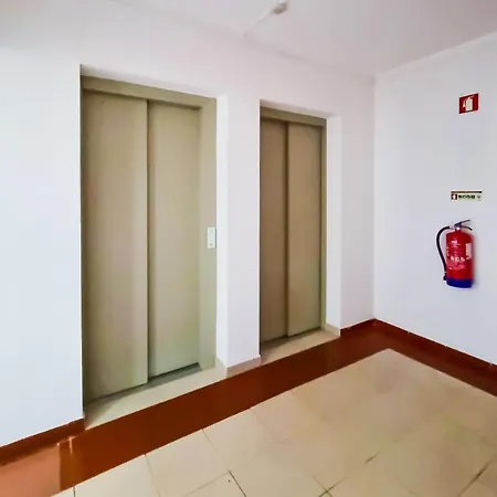 Flh Modest Flat With Balcony بورتيماو